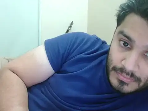 Snapshot of robintoit chatting on February 2026 08:43:01 AM robintoit online show from February 2026 08:43:01 AM