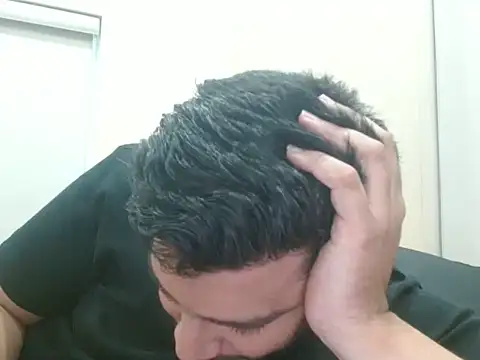 Snapshot of robintoit chatting on June 2026 01:23:02 AM robintoit online show from June 2026 01:23:02 AM