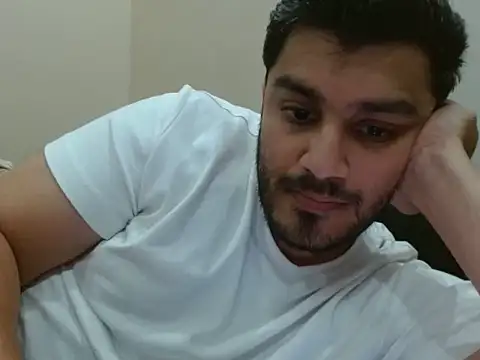 Snapshot of robintoit chatting on July 2026 06:08:02 AM robintoit online show from July 2026 06:08:02 AM