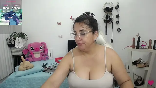 Snapshot of mom_hot__ chatting on June 2026 05:59:02 PM mom hot online show from June 2026 05:59:02 PM