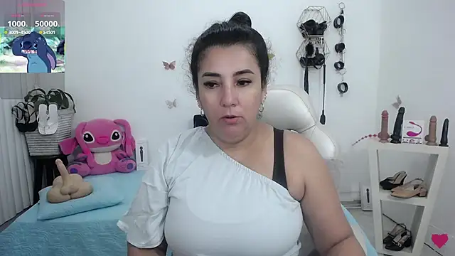 Snapshot of mom_hot__ chatting on June 2026 12:53:01 PM mom hot online show from June 2026 12:53:01 PM
