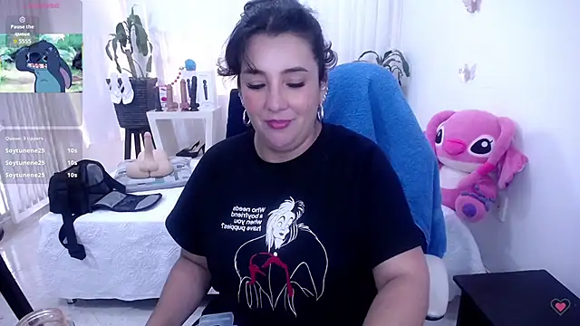 Snapshot of mom_hot__ chatting on July 2026 09:00:02 PM mom hot online show from July 2026 09:00:02 PM