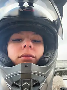 Bonniepark online show from January 2025 12:02:02 PM