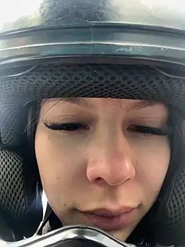 Bonniepark online show from February 2025 12:03:02 PM