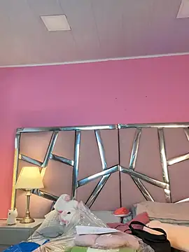 Bonniepark online show from March 2025 12:05:02 PM