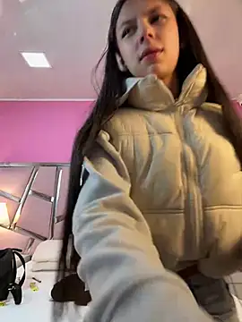 Bonniepark online show from March 2025 12:03:01 PM