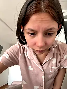 Bonniepark online show from September 2025 05:02:02 PM