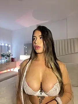  laura 02 online show from November 2025 11:16:02 PM