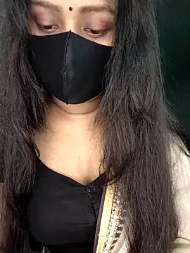 Idhika Paul online show from November 2025 12:39:02 PM