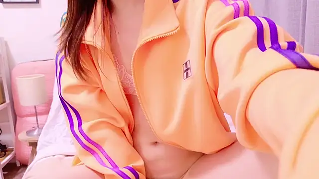 Snapshot of Mii_v_v chatting on March 2025 03:32:02 AM Mii v v online show from March 2025 03:32:02 AM