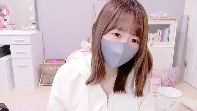 Yui-Ch online show from March 2025 11:17:01 AM