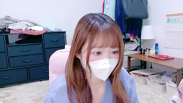 Snapshot of Yui-Ch chatting on May 2026 12:21:01 PM Yui-Ch online show from May 2026 12:21:01 PM
