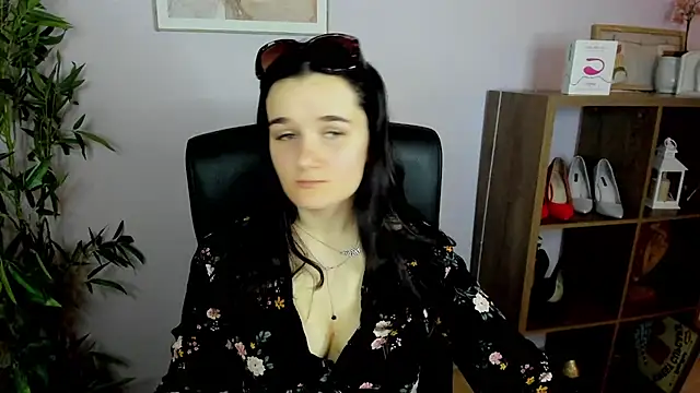 Snapshot of KateDelight chatting on March 2025 10:39:01 AM KateDelight online show from March 2025 10:39:01 AM