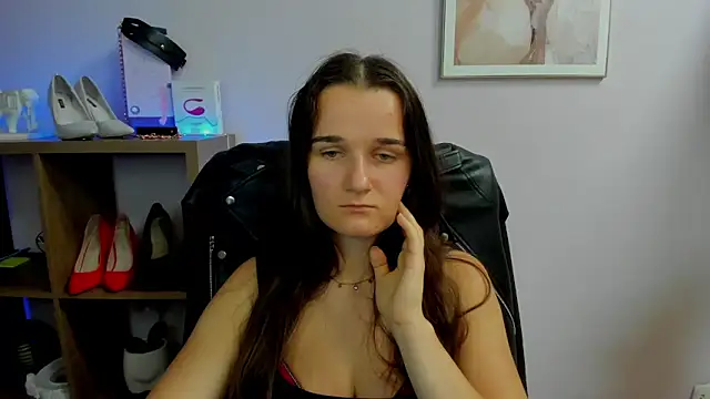 Snapshot of KateDelight chatting on September 2025 06:57:01 PM KateDelight online show from September 2025 06:57:01 PM