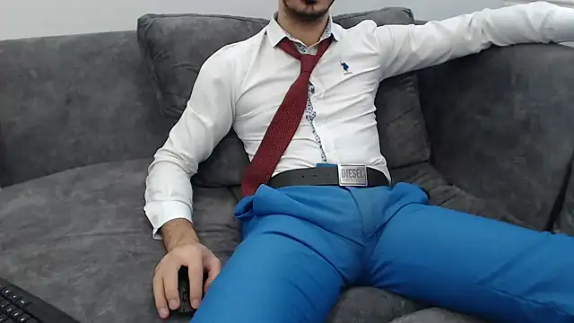 Naughtb0y online show from December 2025 11:08:01 AM