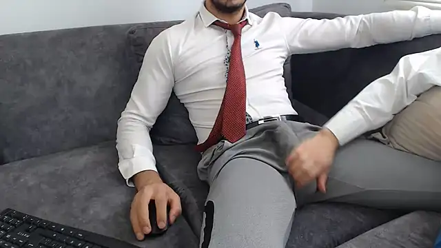Naughtb0y online show from July 2026 10:40:02 AM