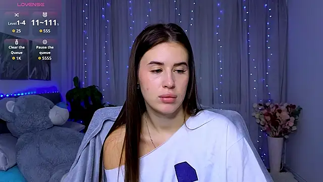 Milkissss online show from October 2025 06:49:02 PM