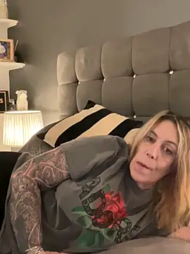 blondebitch2 online show from February 2025 06:42:02 PM