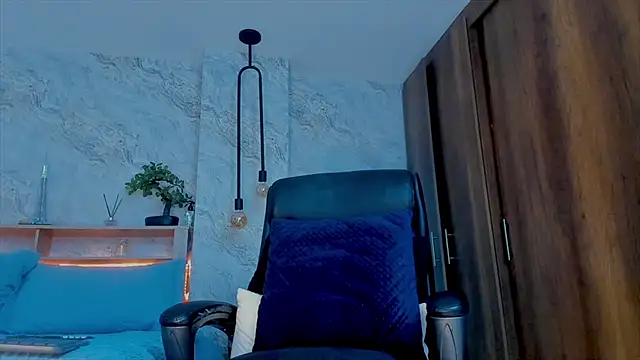 Snapshot of bruno_woods chatting on December 2024 04:29:02 PM bruno woods online show from December 2024 04:29:02 PM