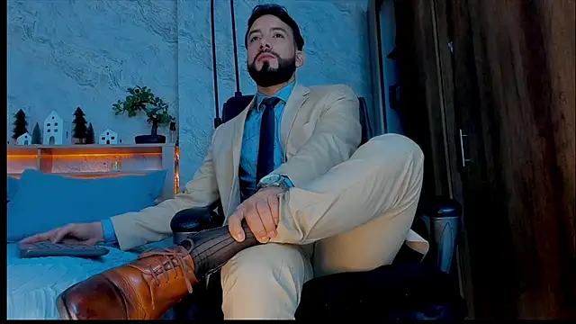 Snapshot of bruno_woods chatting on December 2024 02:00:01 PM bruno woods online show from December 2024 02:00:01 PM