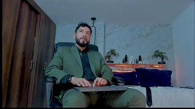 Snapshot of bruno_woods chatting on December 2024 03:18:02 AM bruno woods online show from December 2024 03:18:02 AM