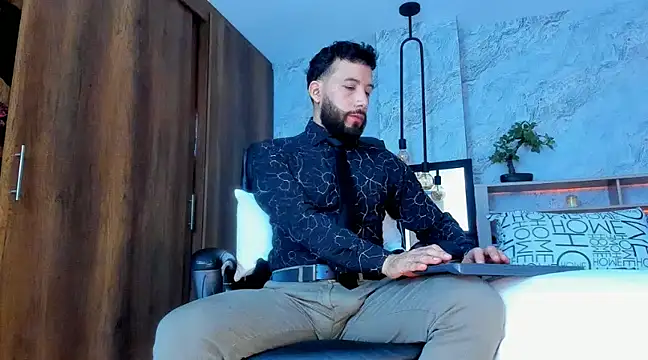 Snapshot of bruno_woods chatting on February 2025 04:30:02 PM bruno woods online show from February 2025 04:30:02 PM