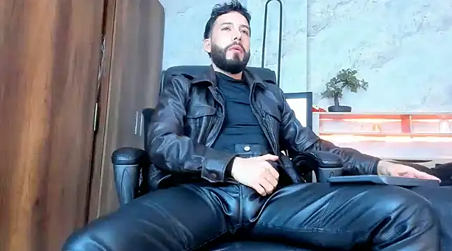 Snapshot of bruno_woods chatting on March 2025 07:02:01 PM bruno woods online show from March 2025 07:02:01 PM