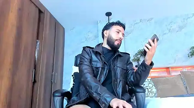 Snapshot of bruno_woods chatting on March 2025 03:51:01 PM bruno woods online show from March 2025 03:51:01 PM