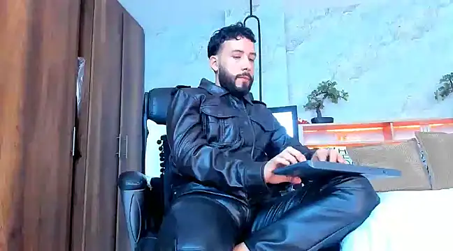 Snapshot of bruno_woods chatting on March 2025 06:55:01 PM bruno woods online show from March 2025 06:55:01 PM