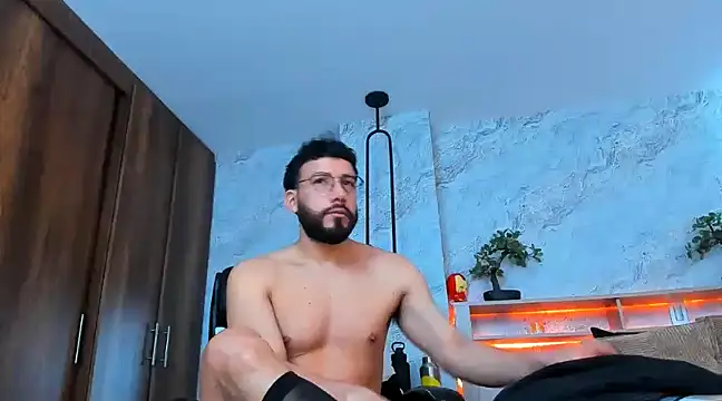 Snapshot of bruno_woods chatting on March 2025 03:19:01 PM bruno woods online show from March 2025 03:19:01 PM