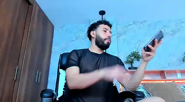 Snapshot of bruno_woods chatting on March 2025 06:20:02 PM bruno woods online show from March 2025 06:20:02 PM