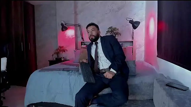 Snapshot of bruno_woods chatting on November 2025 01:55:01 PM bruno woods online show from November 2025 01:55:01 PM