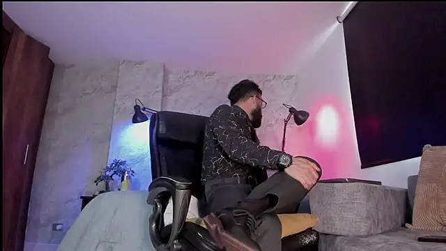 Snapshot of bruno_woods chatting on November 2025 12:49:01 PM bruno woods online show from November 2025 12:49:01 PM