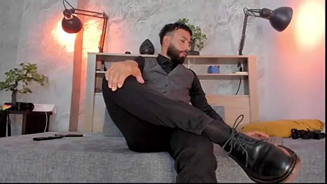 Snapshot of bruno_woods chatting on December 2025 01:27:02 PM bruno woods online show from December 2025 01:27:02 PM