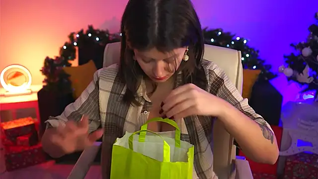 Snapshot of NicoleMun chatting on January 2025 01:14:01 PM NicoleMun online show from January 2025 01:14:01 PM