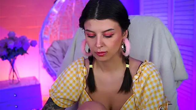 Snapshot of NicoleMun chatting on March 2025 06:56:01 PM NicoleMun online show from March 2025 06:56:01 PM