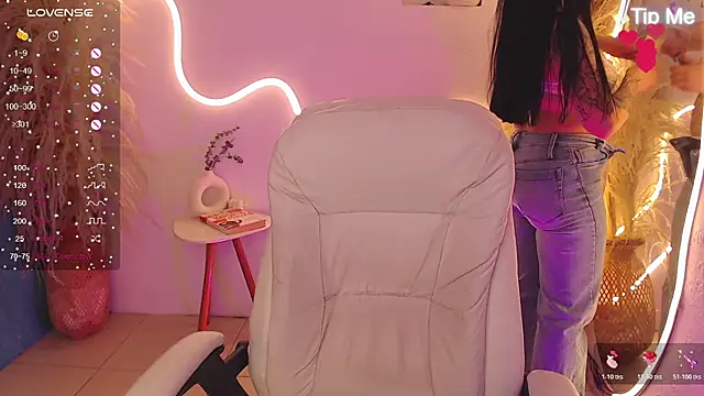 ViolettaHotLatin  online show from April 2026 12:05:02 PM