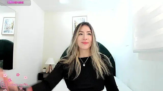 Snapshot of _AlejaCruz_ chatting on May 2026 08:14:02 PM AlejaCruz online show from May 2026 08:14:02 PM