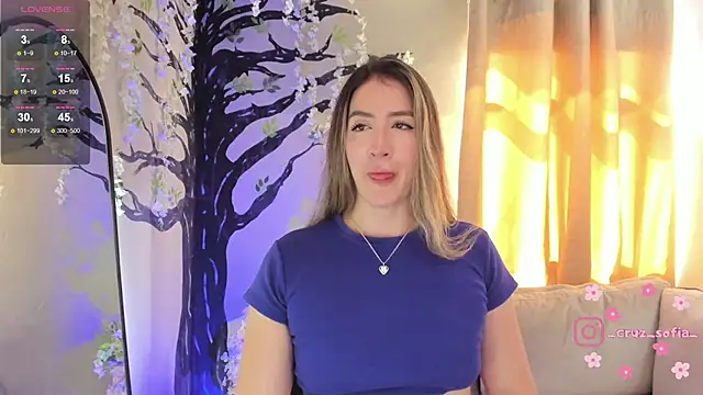 Snapshot of _AlejaCruz_ chatting on May 2026 07:30:01 PM AlejaCruz online show from May 2026 07:30:01 PM