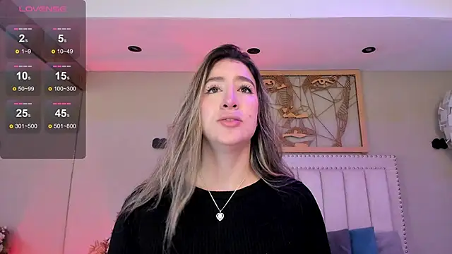Snapshot of _AlejaCruz_ chatting on May 2026 07:43:01 PM AlejaCruz online show from May 2026 07:43:01 PM