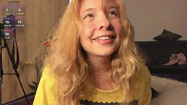 Snapshot of Sophy_Bunny chatting on January 2025 10:11:02 PM Sophy Bunny online show from January 2025 10:11:02 PM