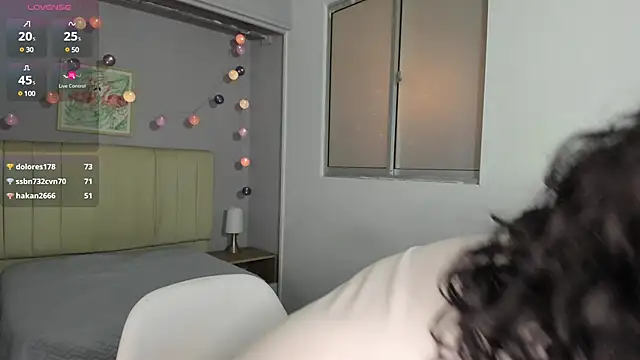 Snapshot of ema_saenz chatting on February 2025 08:05:02 PM ema saenz online show from February 2025 08:05:02 PM