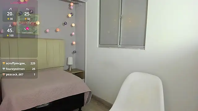 Snapshot of ema_saenz chatting on February 2025 10:53:01 PM ema saenz online show from February 2025 10:53:01 PM