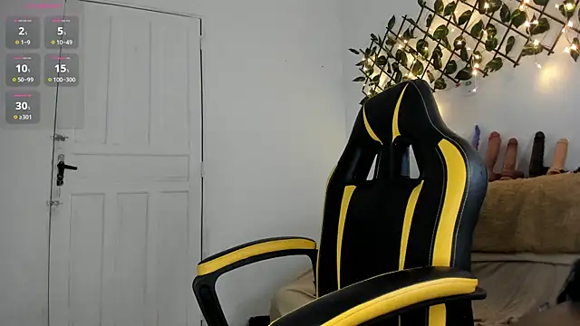 Chica hot dirty online show from March 2025 09:43:02 PM