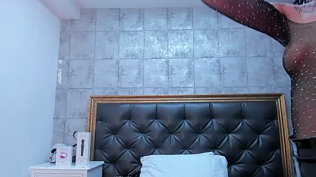  Hanna white  online show from December 2024 09:35:01 PM