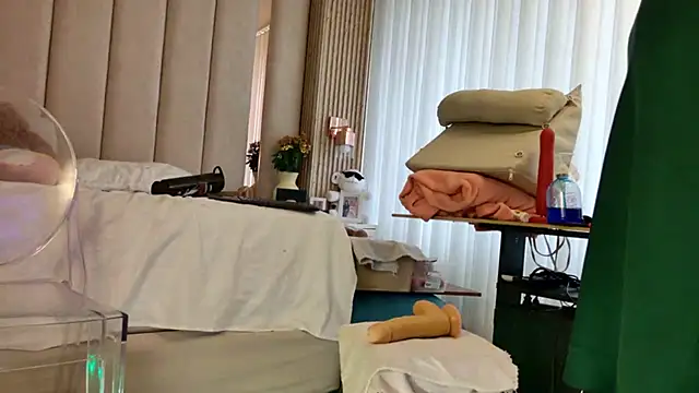 Snapshot of Dakotajansen chatting on March 2025 09:46:02 PM Dakotajansen online show from March 2025 09:46:02 PM