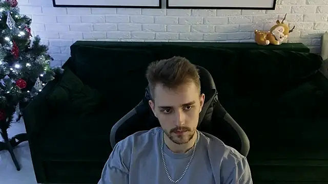 Larstar01 online show from December 2024 02:26:01 AM