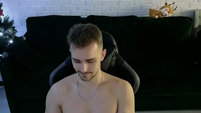 Larstar01 online show from December 2024 05:01:01 AM