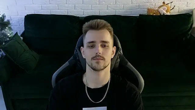 Larstar01 online show from December 2024 12:59:01 AM