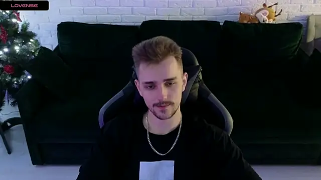 Larstar01 online show from December 2024 01:45:01 AM